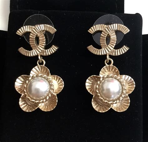 chanel earrings drop cc replica|vintage Chanel pearl drop earrings.